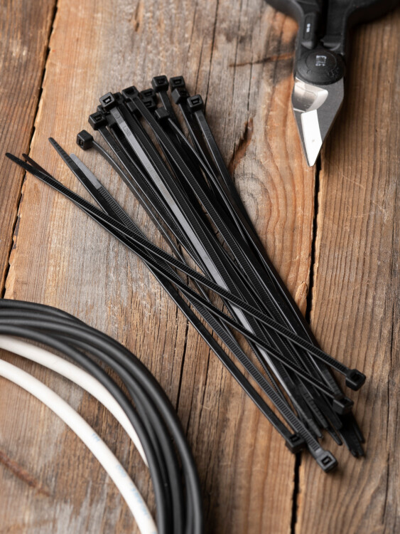 Стяжка кабельная (хомут)  200 x 2,5 мм черная (100шт) FlexLock PROxima